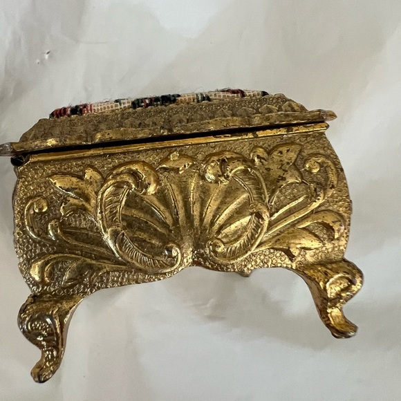 Vintage San Francisco Music Box Company Tapestry Lid Jewelry Box Gold Tone - Picture 5 of 13